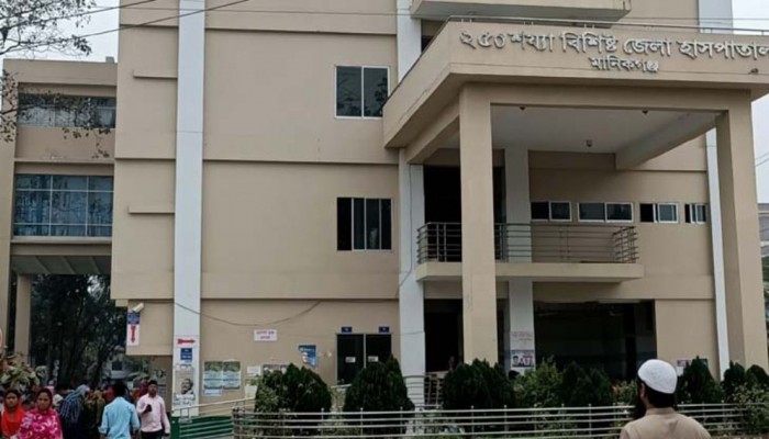 মানিকগঞ্জ হাসপাতালে টেন্ডারকে ঘিরে অনিয়মের অভিযোগ