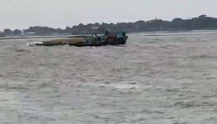 নেত্রকোনায় স্পিডবোট উল্টে নিখোঁজ চার শিশু, উদ্ধার ১