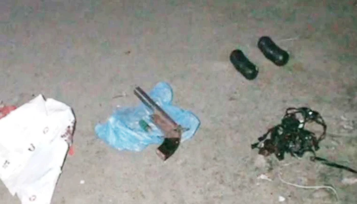নারায়ণগঞ্জে আগ্নেয়াস্ত্র ও বোমাসদৃশ বস্তু উদ্ধার