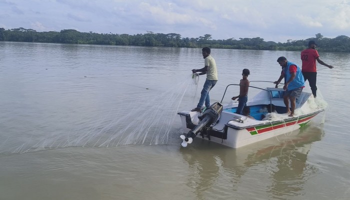 মা ইলিশ সংরক্ষণে অভিযান, ২০ হাজার মিটার জাল জব্দ