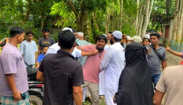 মায়ের লাশ সামনে রেখে সম্পত্তি নিয়ে হাতাহাতি সন্তানদের, ২০ ঘণ্টার পর দাফন