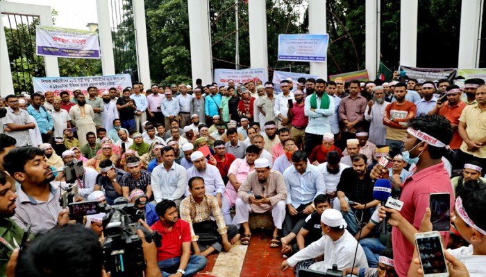 ৭ দিন ধরে আন্দোলনে এমপিওভুক্ত শিক্ষকরা, আজ কালো পতাকা মিছিল