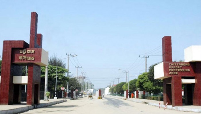 কাজ চান বেকার হাজার হাজার শ্রমিক