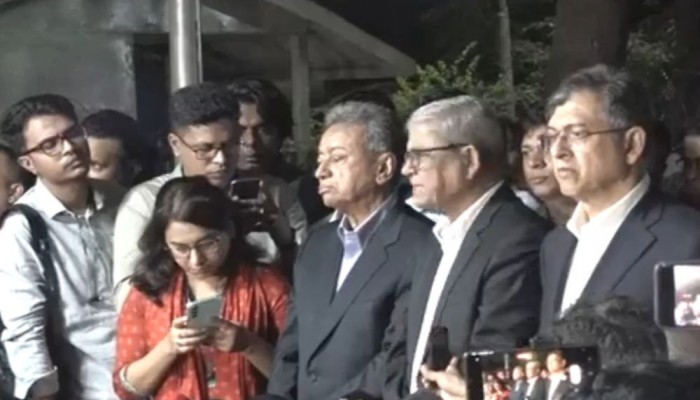 অন্তর্বর্তী সরকারকে এখন তত্ত্বাবধায়কের ভূমিকায় যেতে হবে : মির্জা ফখরুল