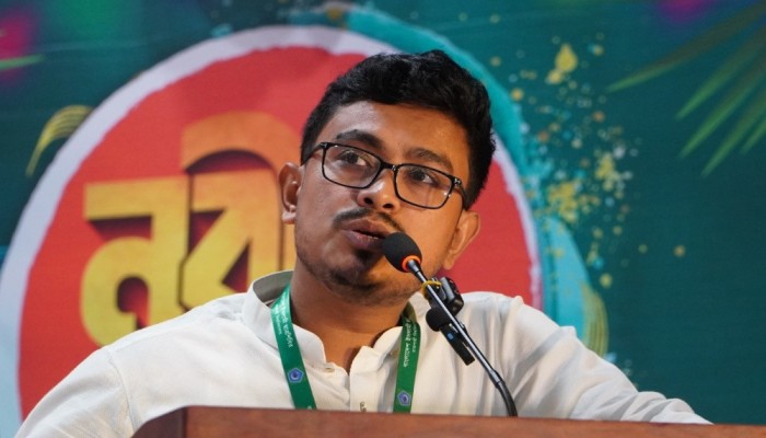 যাদের বিরুদ্ধে মামলা করতে ডিবি কার্যালয়ে সাদিক কায়েম