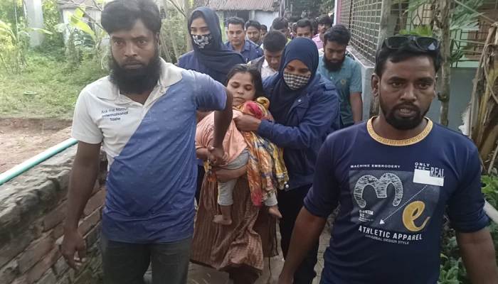 কান্নায় বিরক্ত হয়ে চার বছরের শিশুকে হত্যা করল সৎমা