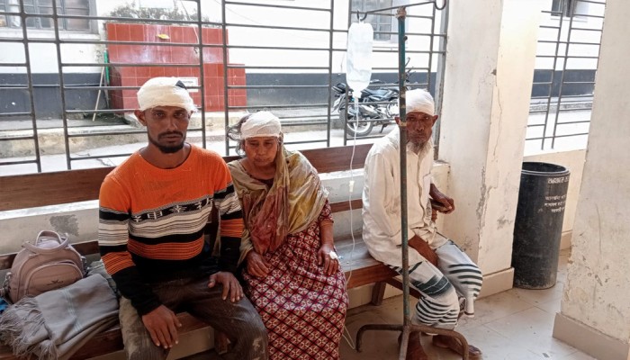 জয়পুরহাটে জমি নিয়ে ২ ভাইয়ের সংঘর্ষ, আহত ৯