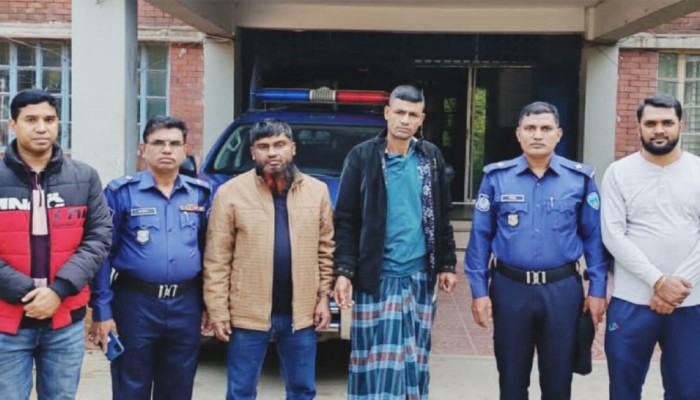 ব্রাহ্মণপাড়ায় ডাকাতচক্রের প্রধান ও সহযোগী গ্রেপ্তার