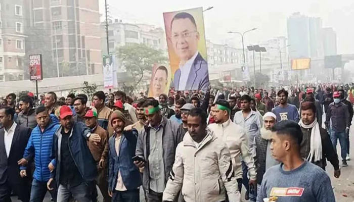 লিডার আসছে’ স্লোগানে মুখর ঢাকার রাজপথ