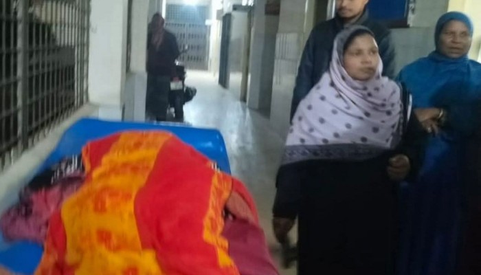 ছেলের অটোরিকশায় চড়ে ওষুধ আনতে গিয়ে মায়ের মৃত্যু