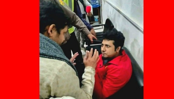 শাহবাগে ইনকিলাব মঞ্চের আন্দোলন থেকে পিস্তলসহ যুবক আটক