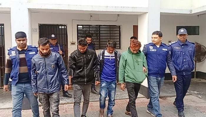 ডিবি পুলিশের ছদ্মবেশে ডাকাতি : শিবচরে গ্রেপ্তার ৪, গাড়ি উদ্ধার