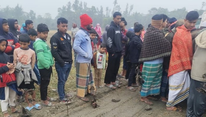 লক্ষ্মীপুরে পিকআপ ভ্যানের চাপায় কিশোর নিহত