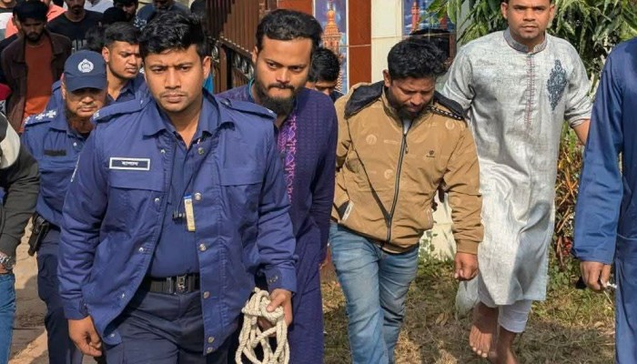 প্যারোলে মুক্তি পেয়ে বাবার জানাজা পড়ালেন নিষিদ্ধ ছাত্রলীগ নেতা