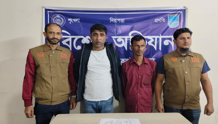 আশুলিয়ায় মাদকবিরোধী অভিযান, দুই মাদক ব্যবসায়ী গ্রেপ্তার