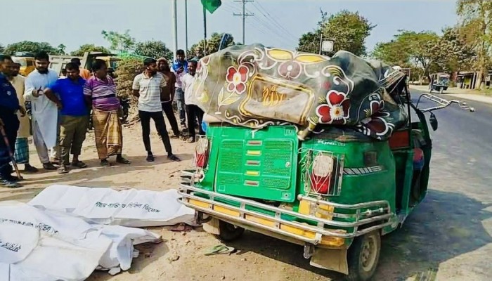 কুষ্টিয়ায় ট্রাক-অটোরিকশার মুখোমুখি সংঘর্ষে নিহত ৫